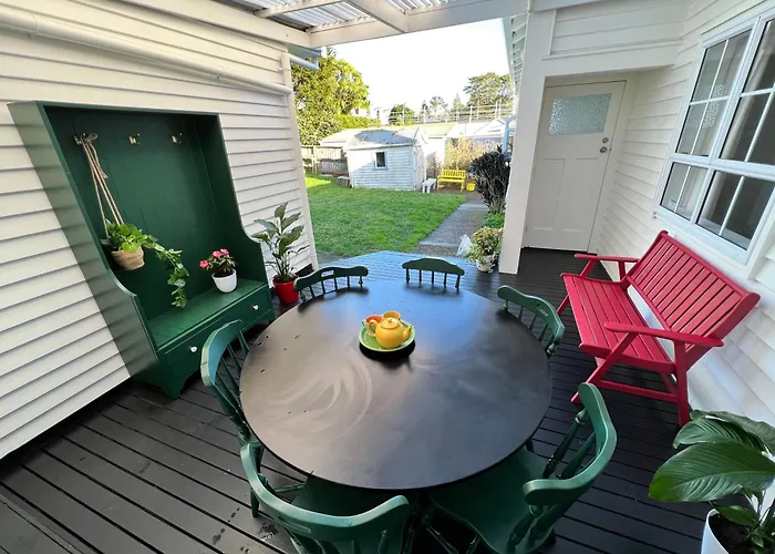 Deluxe Queen Suite