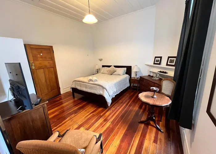 Deluxe King Suite